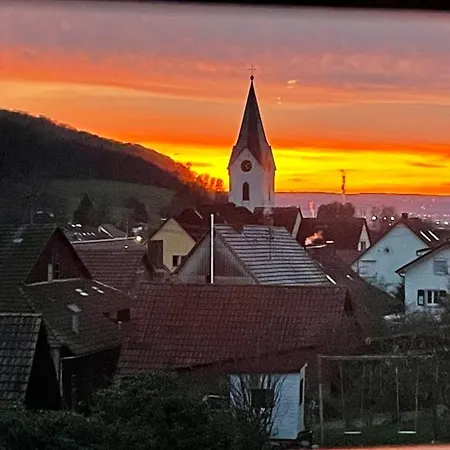 Dach-etagenwohnung Mit Ausblick Nach Basel Und Ins Elsass Apartamento