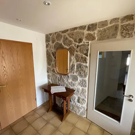 Dach-etagenwohnung Mit Ausblick Nach Basel Und Ins Elsass